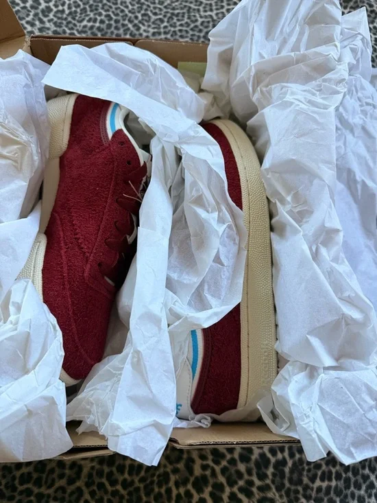 Reebok Classics Club C 85 Trainers Sneakers Hairy Suede Low-Top Sneakers Red 9 - Picture 15 of 15